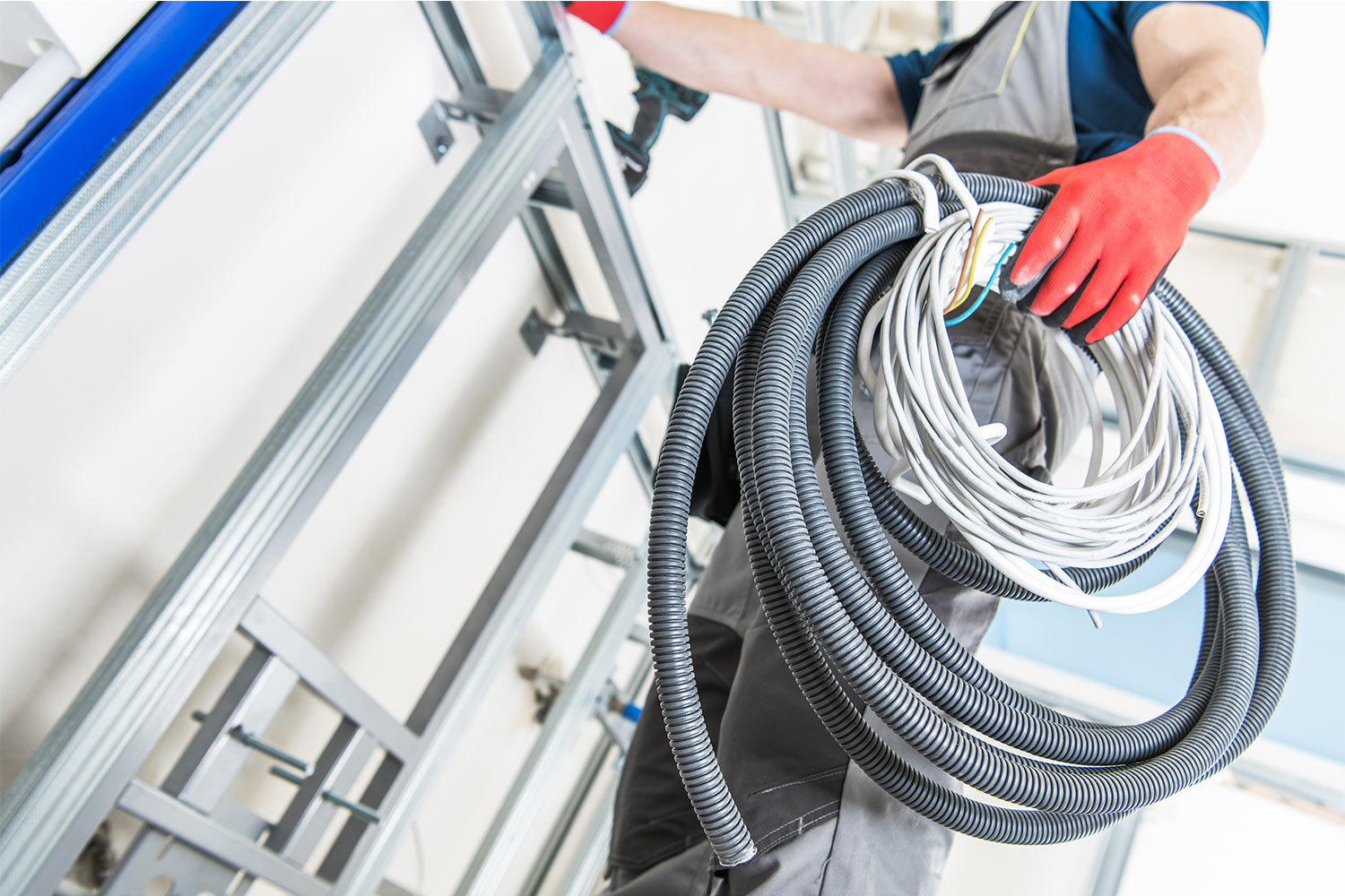 Commercial-and-domestic-electricians-in-Romsey-and-across-Hampshire